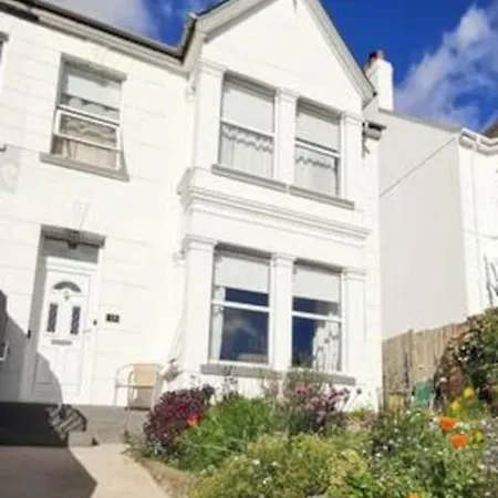 Family Friendly House Nr Charlestown *