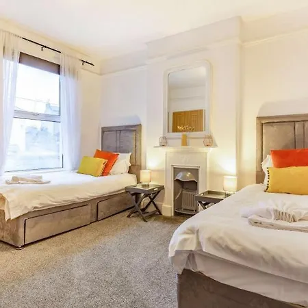 Family Friendly House Nr Charlestown
