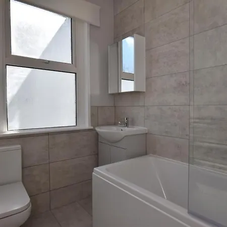 Family Friendly House Nr Charlestown *