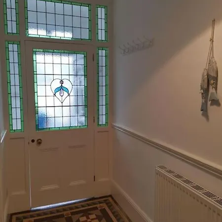 Family Friendly House Nr Charlestown *